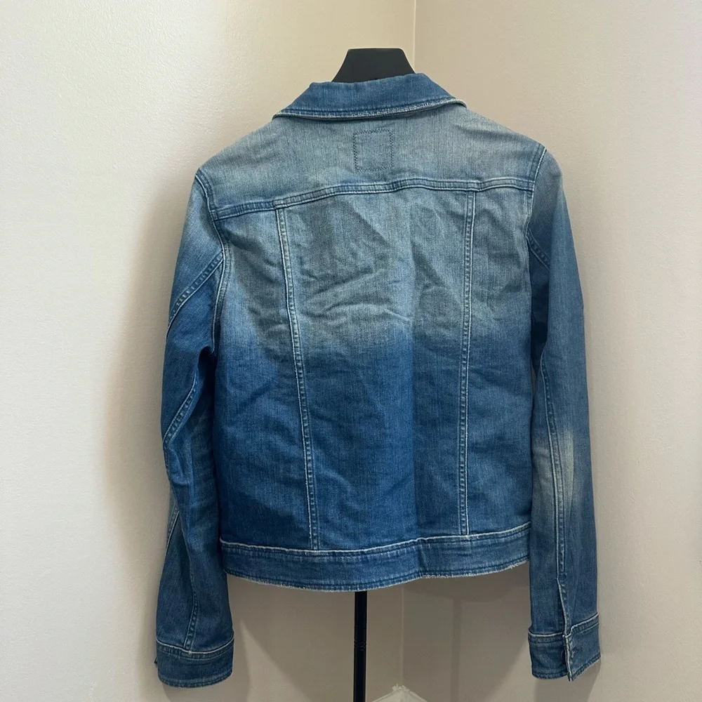 Vineyard Vines Faded Blue Denim Jacket - Women's - Picture 3 of 11